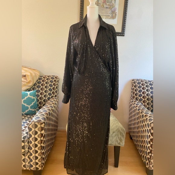 Boohoo Black Sequin Wrap Evening Maxi Dress,Plus Size Women’s Size 16 - Picture 1 of 14